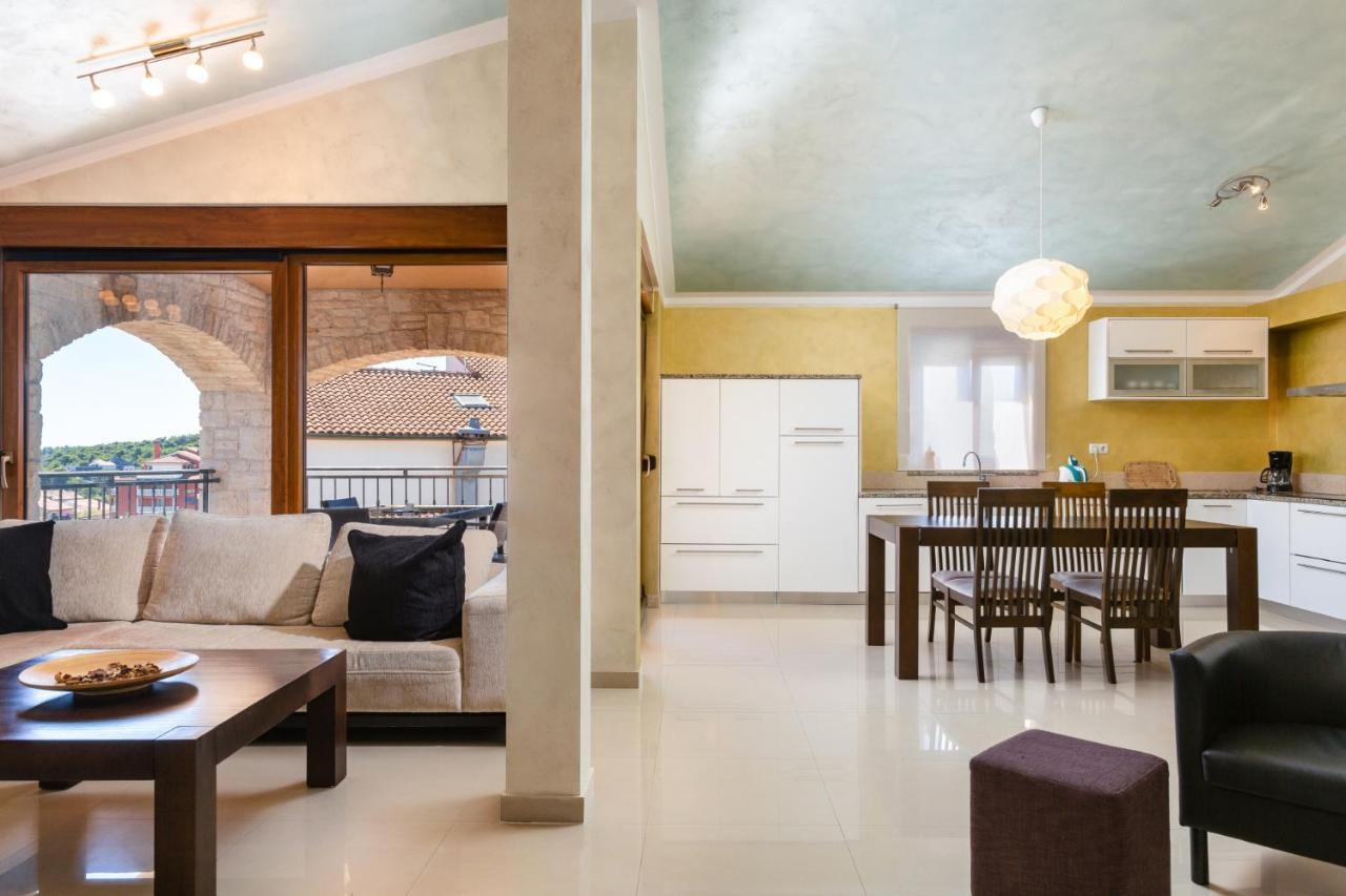 Marlera - Penthouse Lägenhet Ližnjan Exteriör bild